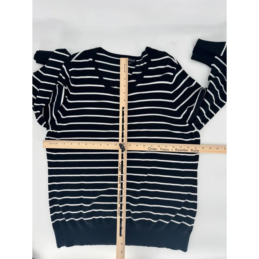 a. lesdani Womens 2X Black White Striped‎ V Neck Button Front Cardigan Sweater - Picture 5 of 6